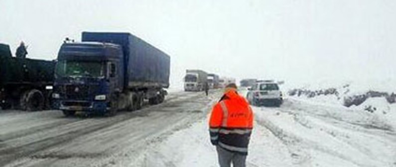 تردد کشنده‌ها در محور سنندج مریوان ممنوع شد